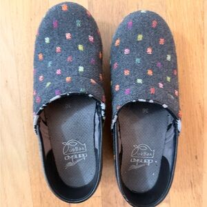 Dansko Vegan Clogs – Size 36 (US 5.5/6)
